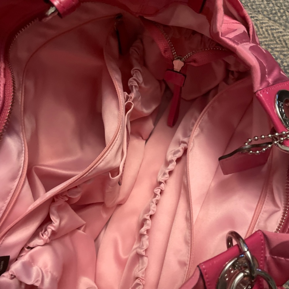 COACH Pink Diaper Bag - Very good Condition - Not Used - Picture 4 of 5
